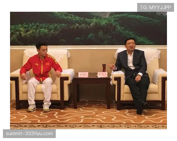 邹敬园家里摆满奖杯,邻居以为开了个陈列馆 邹敬园家里摆满奖杯,邻居以为开了个陈列馆